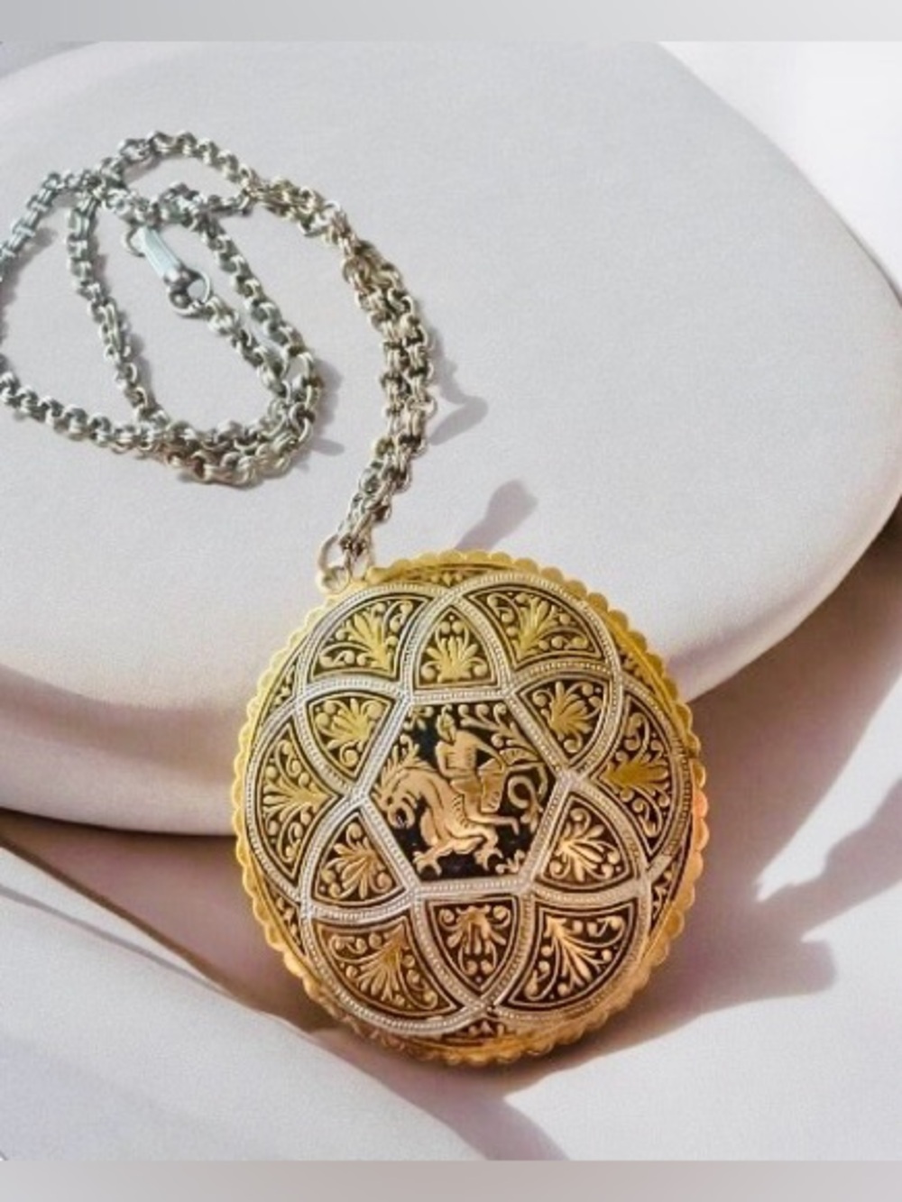 Vintage Gold-Tone Damascene Medallion Pendant Necklace